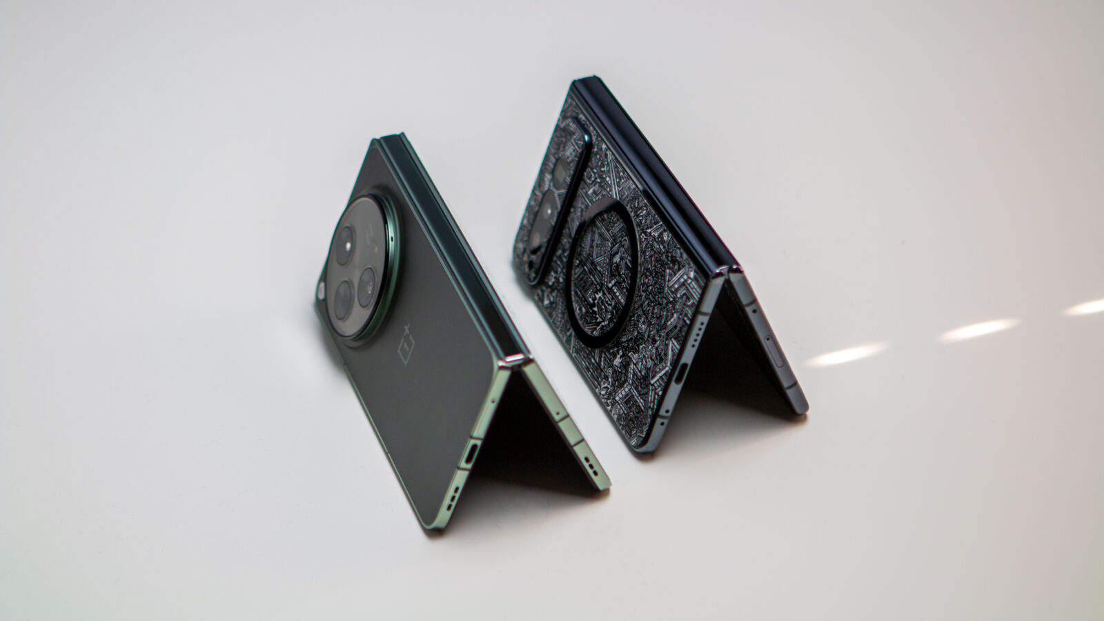 OnePlus Open vs. Pixel Fold